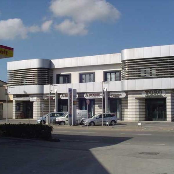 Ristrutturazione edificio Commerciale 